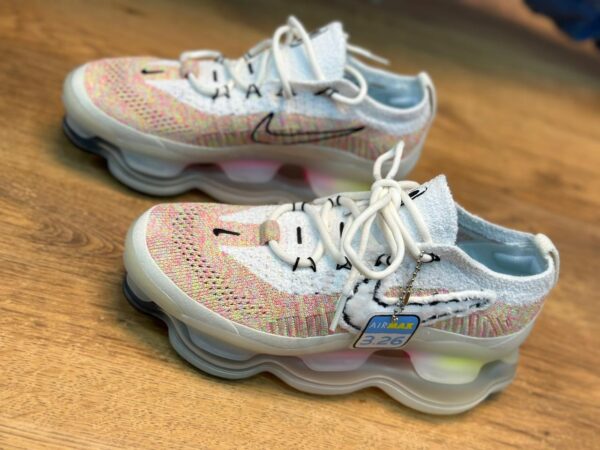 Tênis Nike Air Max Scorpion - Branco Fruta