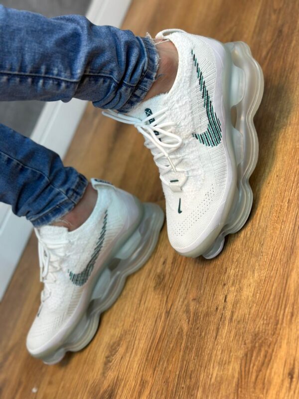 Tênis Nike Air Max Scorpion - Branco e Verde