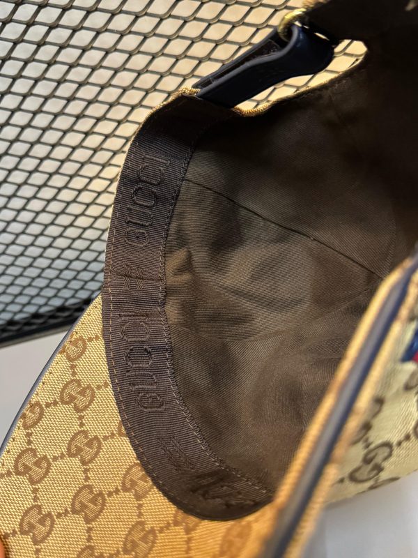 Boné Gucci GG Supreme com Faixa Web Verde e Vermelha - Image 3