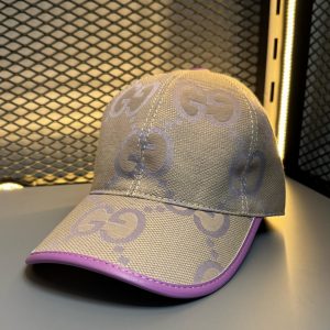 Boné Gucci GG Supreme Lavanda com Acabamento Lilás