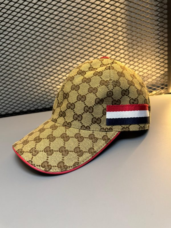 Boné Gucci GG Supreme com Faixa Web Tricolor