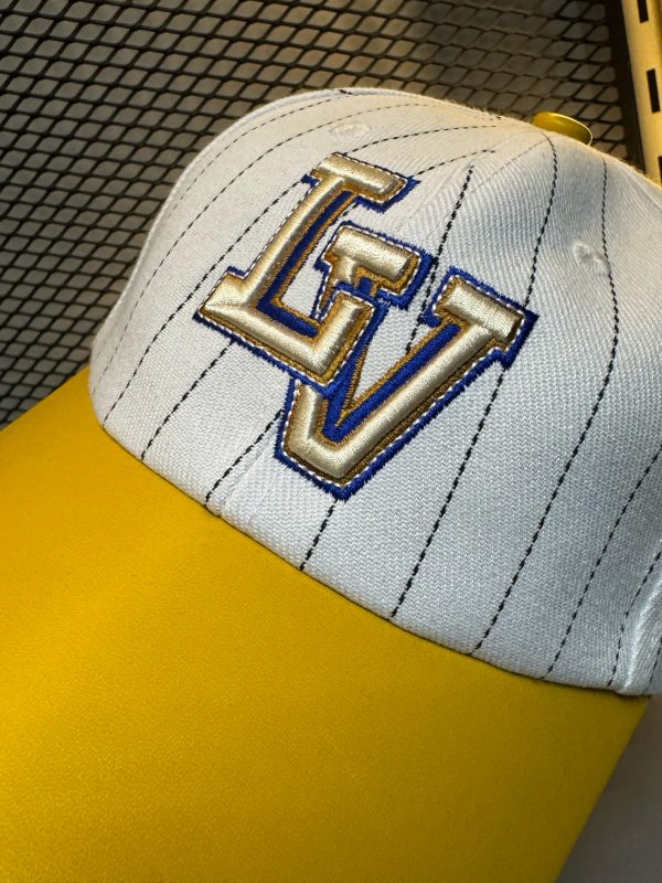 Boné estilo baseball com design clássico da Louis Vuitton. - Image 3