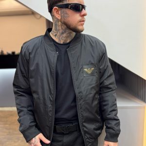 Jaqueta Masculina Armani Exchange com Detalhe Dourado nas Costas