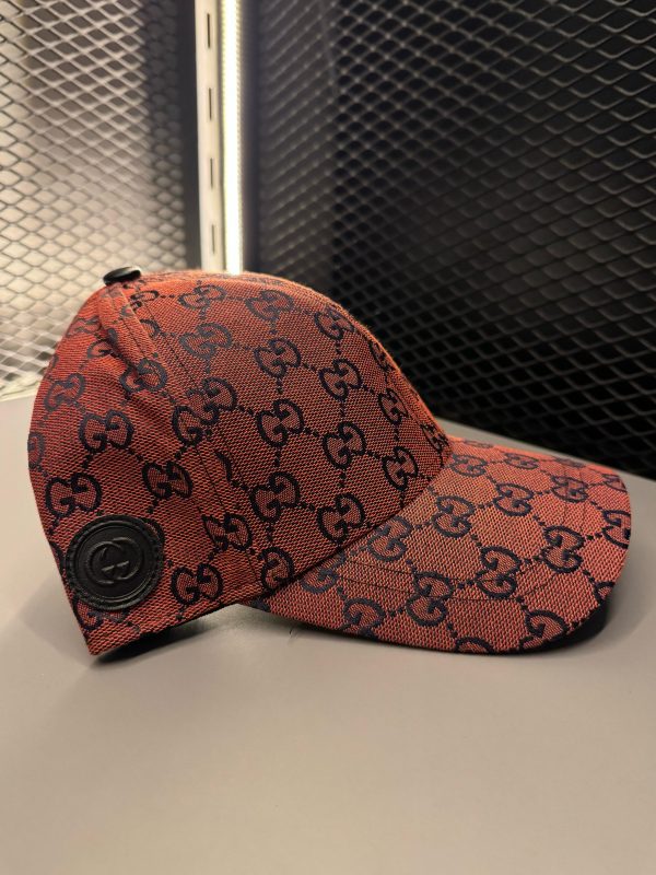 Boné Gucci GG Supreme Canvas Vermelho