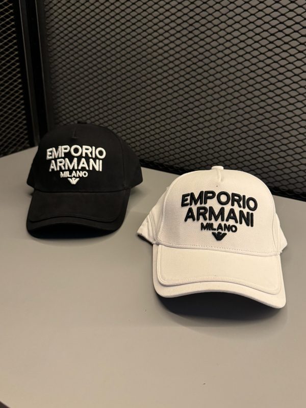 Boné Armani MILANO Preto no Branco & Branco no Preto