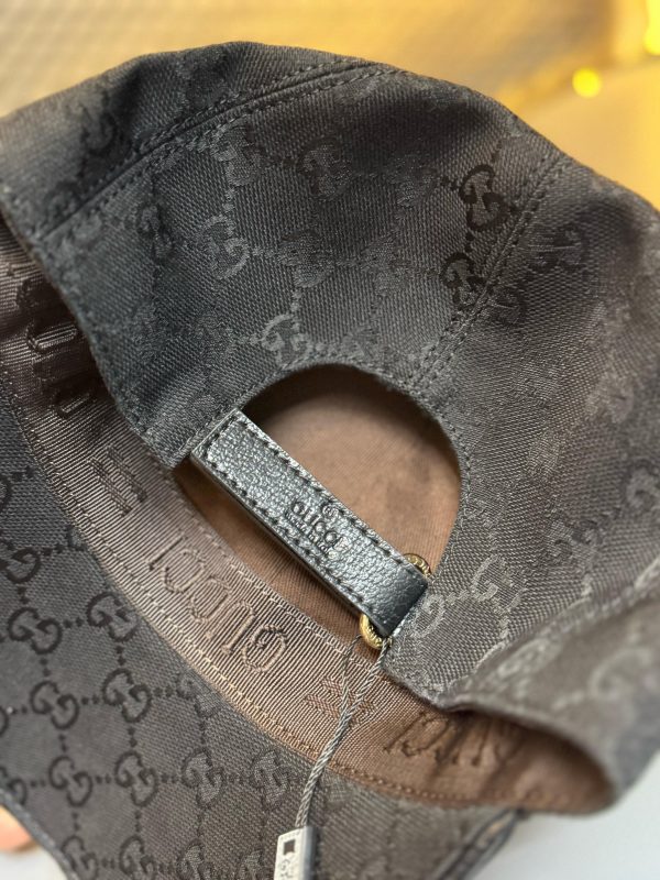 Boné Gucci GG Supreme Preto com Patch Bordado - Image 2