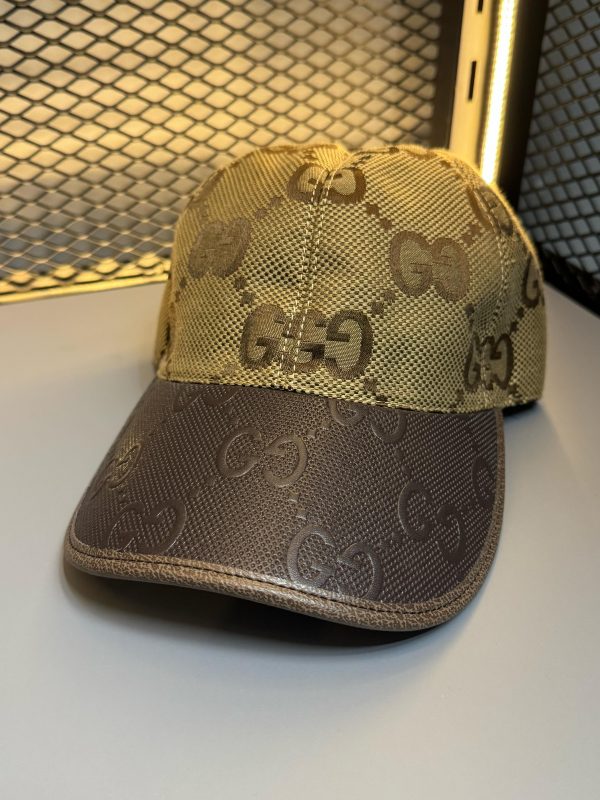 Boné Gucci GG Supreme Canvas e Mesh