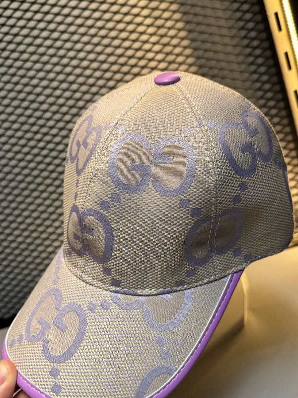Boné Gucci GG Supreme Lavanda com Acabamento Lilás - Image 3