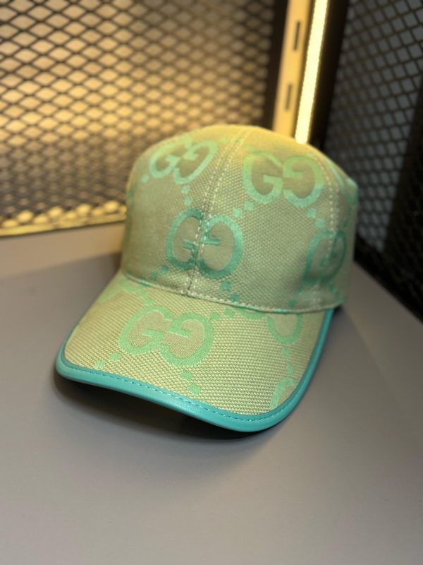 Boné Gucci GG Supreme Verde Pastel com Detalhes Aqua - Image 4