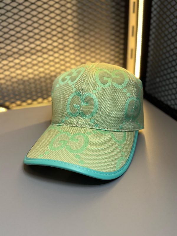 Boné Gucci GG Supreme Verde Pastel com Detalhes Aqua