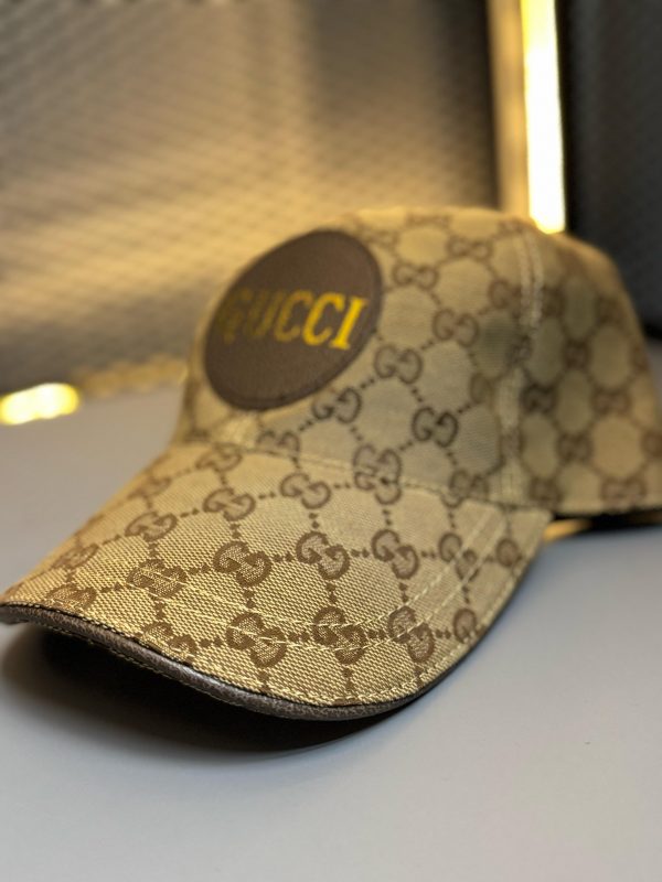 Boné Gucci GG Supreme Bege com Patch Bordado - Image 3