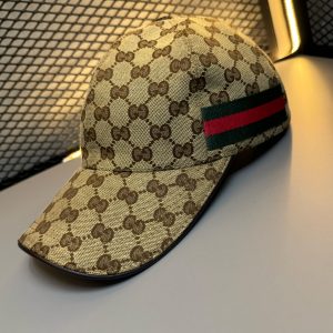 Boné Gucci GG Supreme Bege com Faixa Web