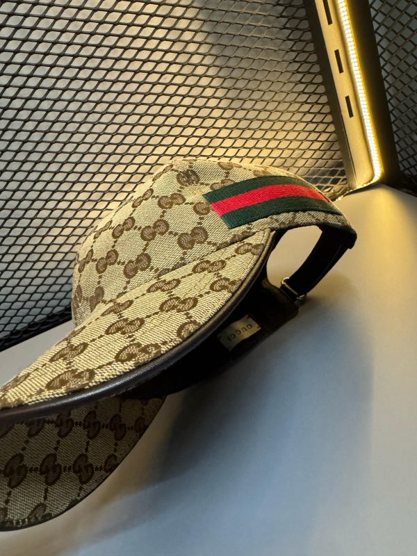 Boné Gucci GG Supreme Bege com Faixa Web - Image 2