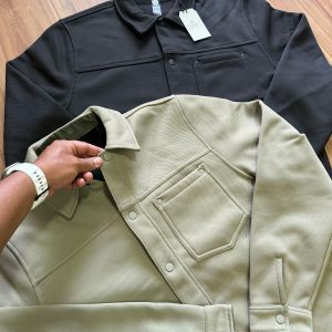 Jaqueta Minimalista com Bolso Frontal Estilo Zara