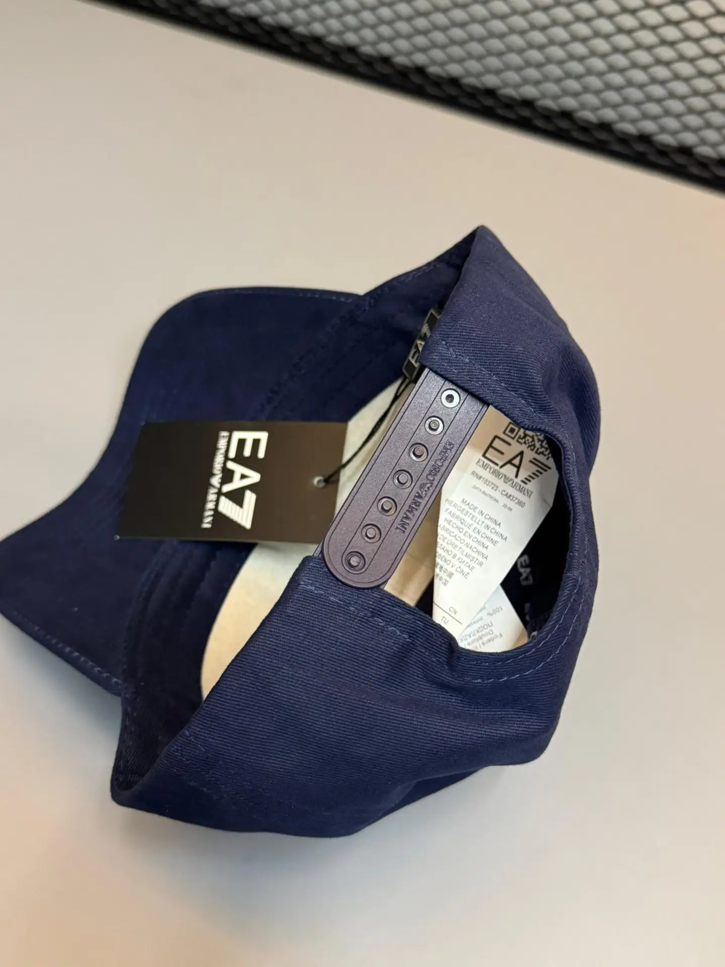 Boné EA7 Empório Armani prêmio - Imagem 2