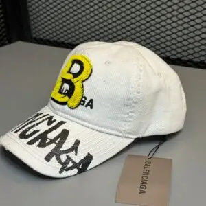 Boné Balenciaga Graffiti B prêmio