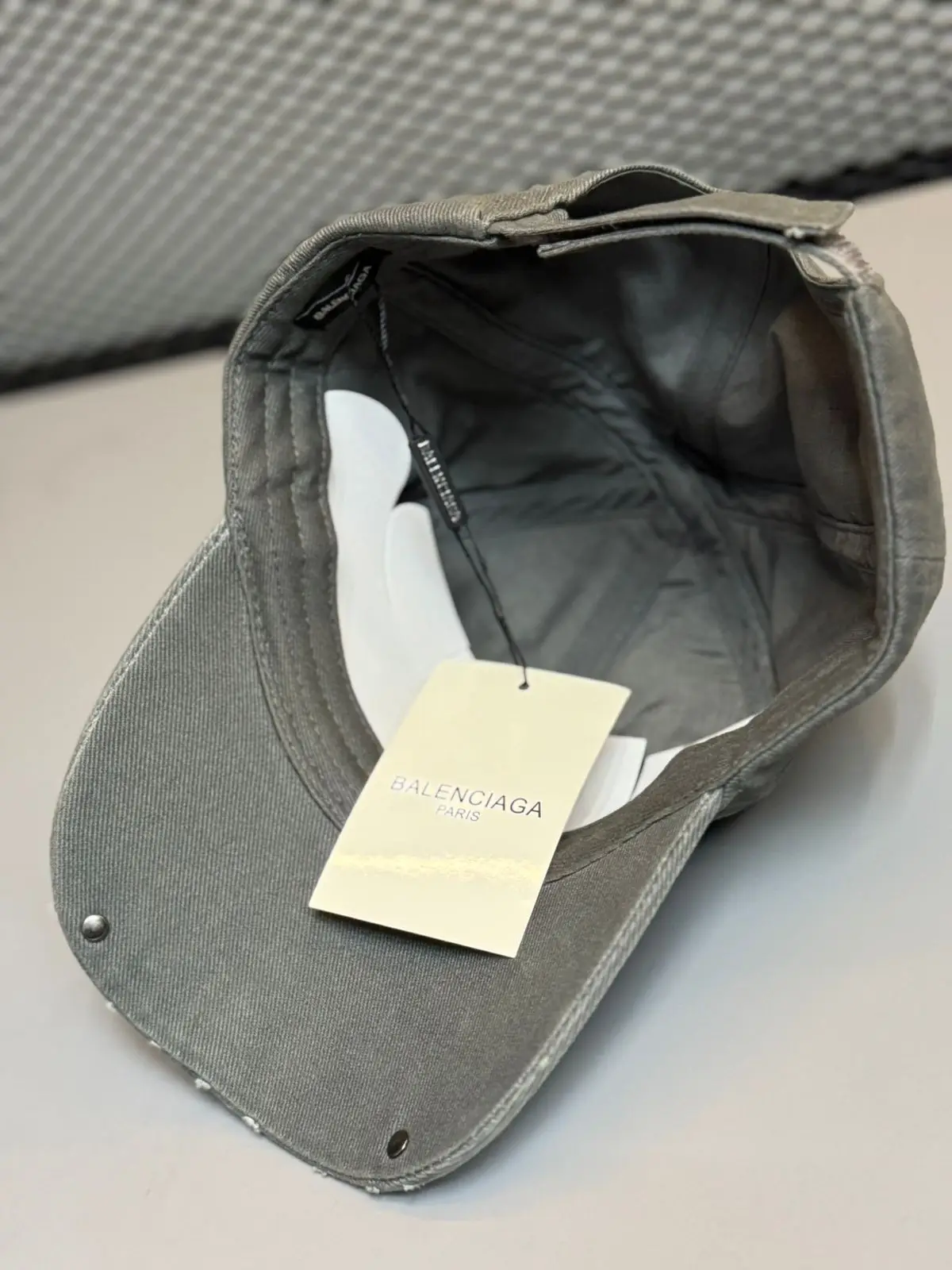 Boné Balenciaga Metalhead Destroyed prêmio - Imagem 2