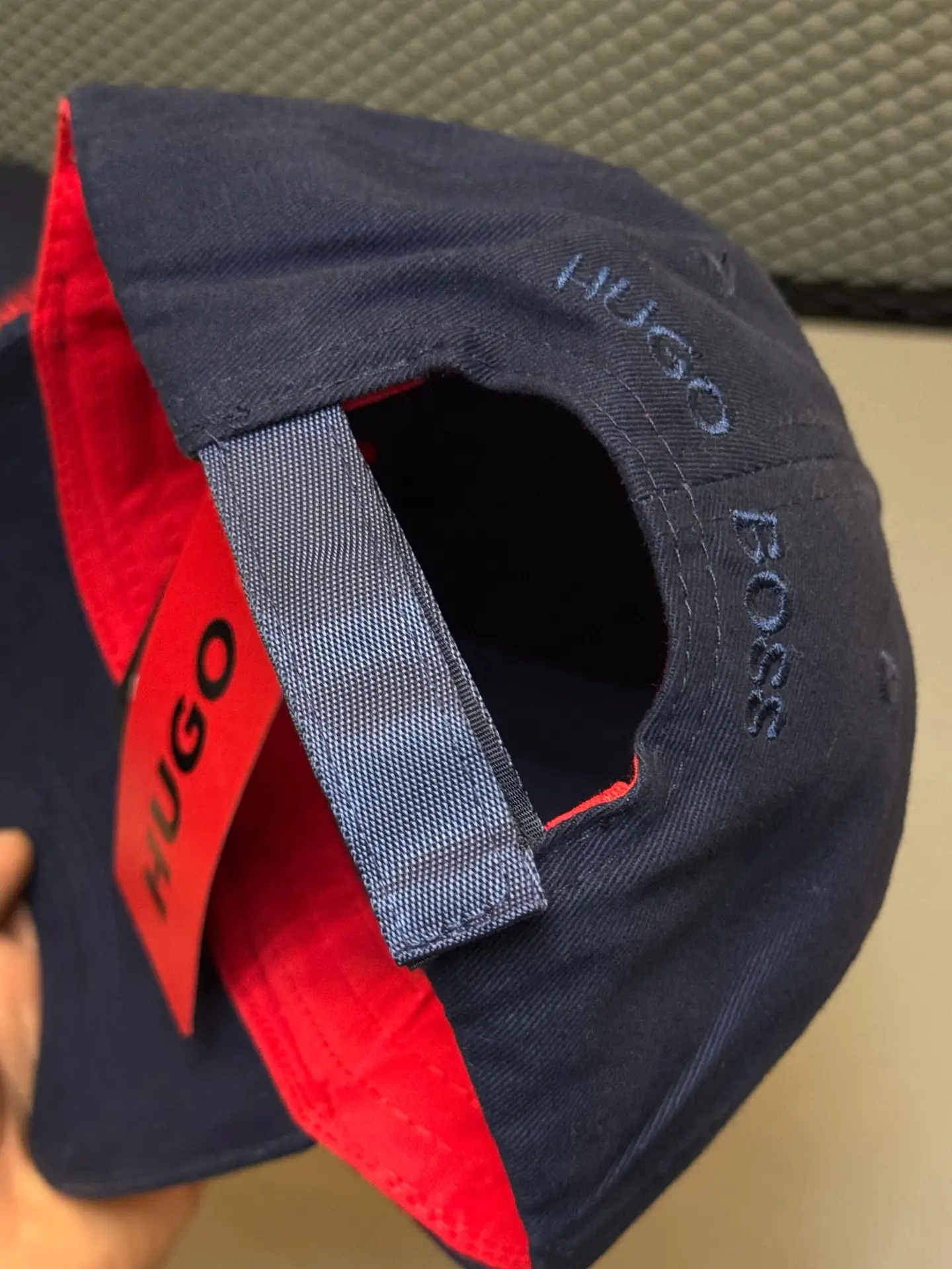 Boné Hugo Boss prêmio - Imagem 2
