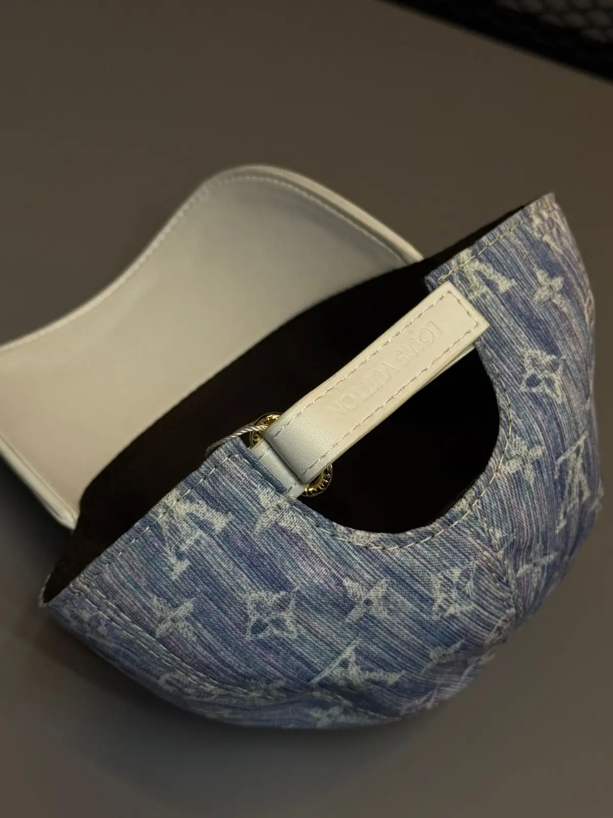Boné Louis Vuitton Monogram Denim prêmio - Imagem 2