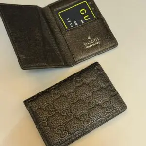 Carteira Gucci GG Embossed