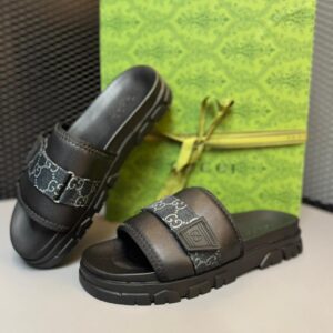 Chinelo Gucci GG Trek