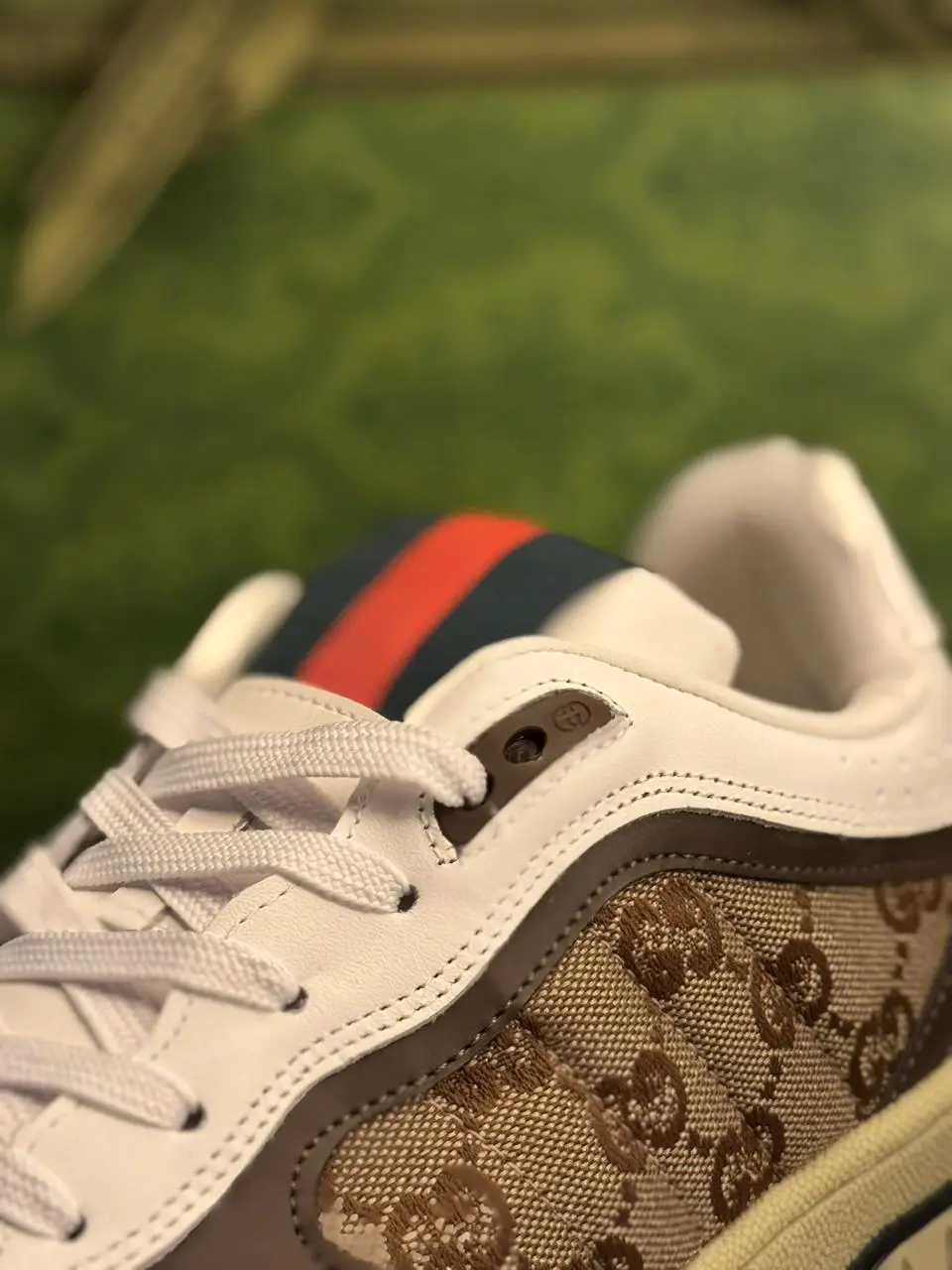 Tênis Gucci GG Web Stripe - Imagem 2