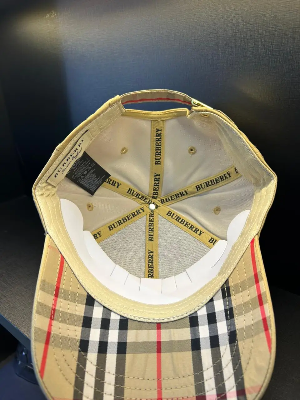 Boné Burberry Ekd Emblema Bordado Premium - Imagem 12