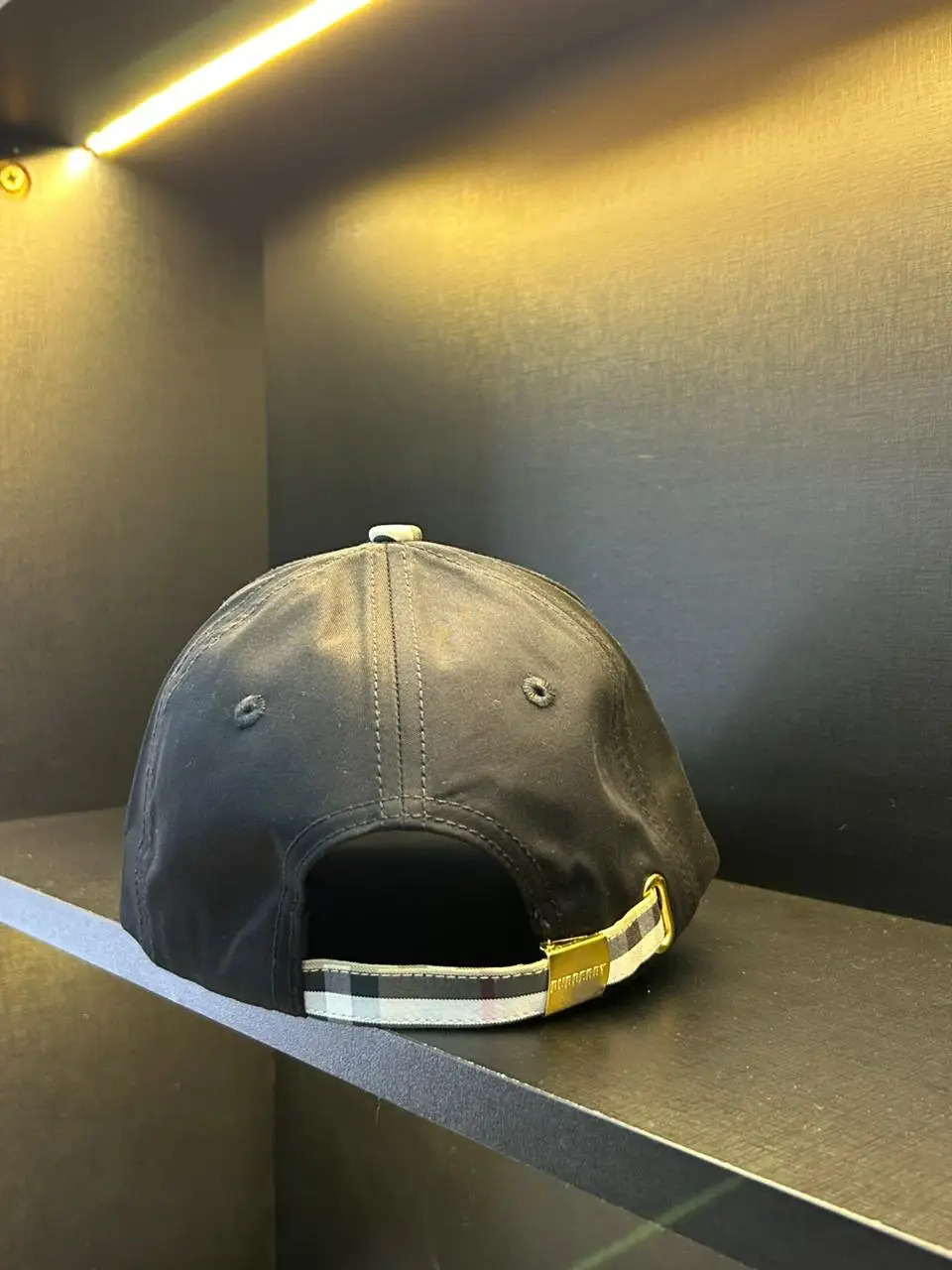 Boné Burberry Ekd Emblema Bordado Premium - Imagem 3