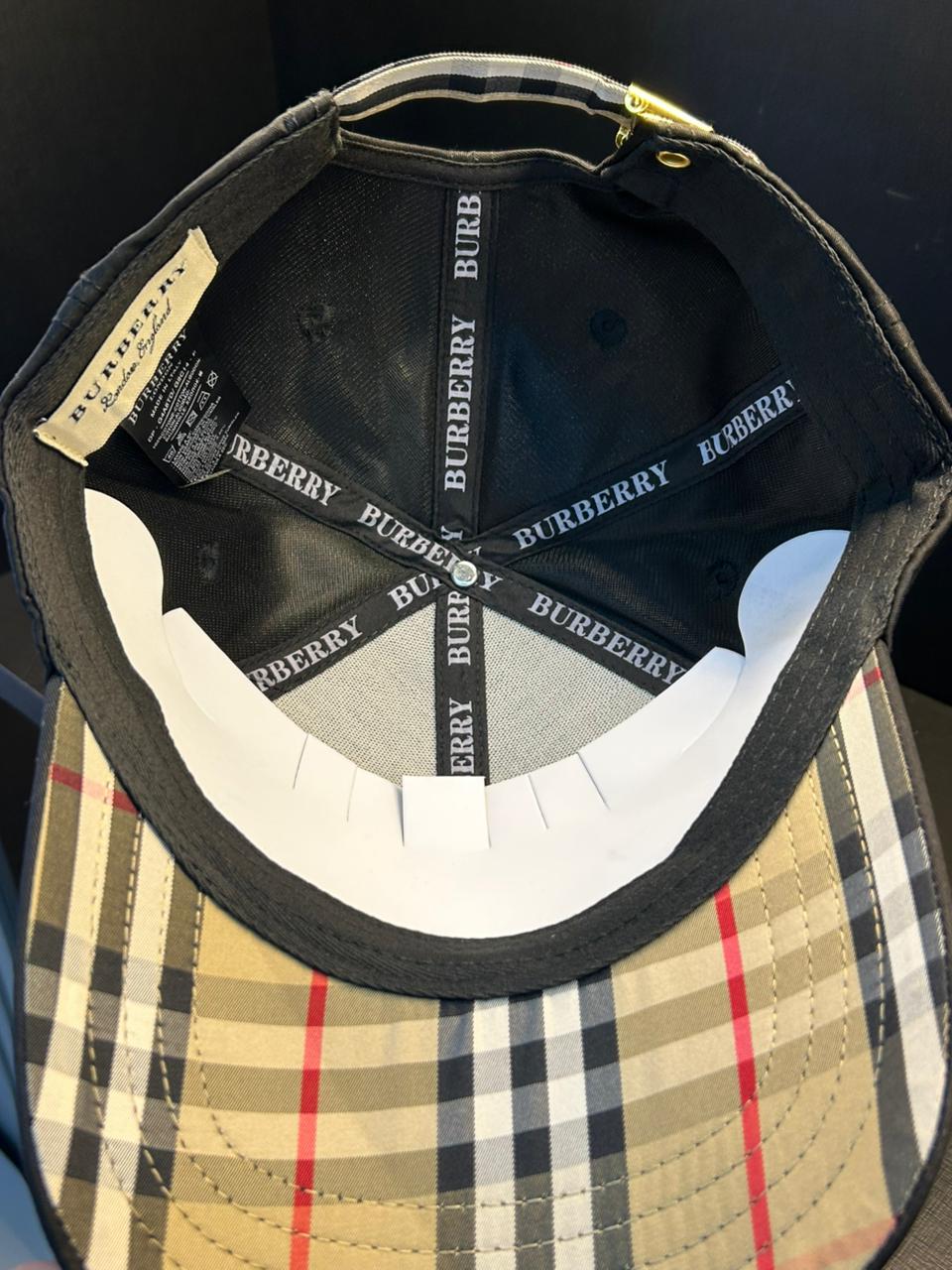 Boné Burberry Ekd Emblema Bordado Premium - Imagem 4