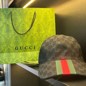 Boné Gucci Canvas GG Supreme Preto com Faixa Web