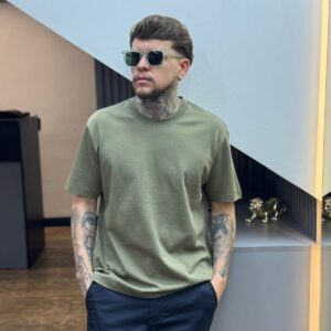 Camiseta Basic Premium – Verde Militar (Padrão Zara)