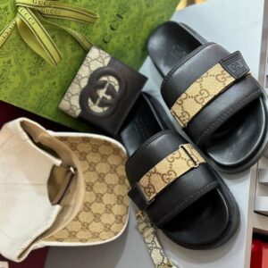Chinelo Slide Gucci com Velcro