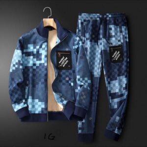 Conjunto Agasalho Masculino Louis Vuitton Damier Marque Déposée – Jaqueta e Calça Azul-Marinho