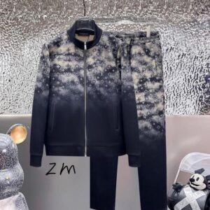 Conjunto Agasalho Masculino Louis Vuitton Monogram Clouds – Jaqueta e Calça Preto e Branco