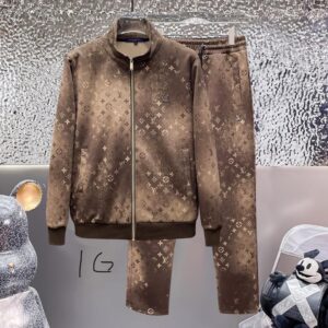 Conjunto Agasalho Masculino Louis Vuitton Monogram Vintage – Jaqueta e Calça Marrom