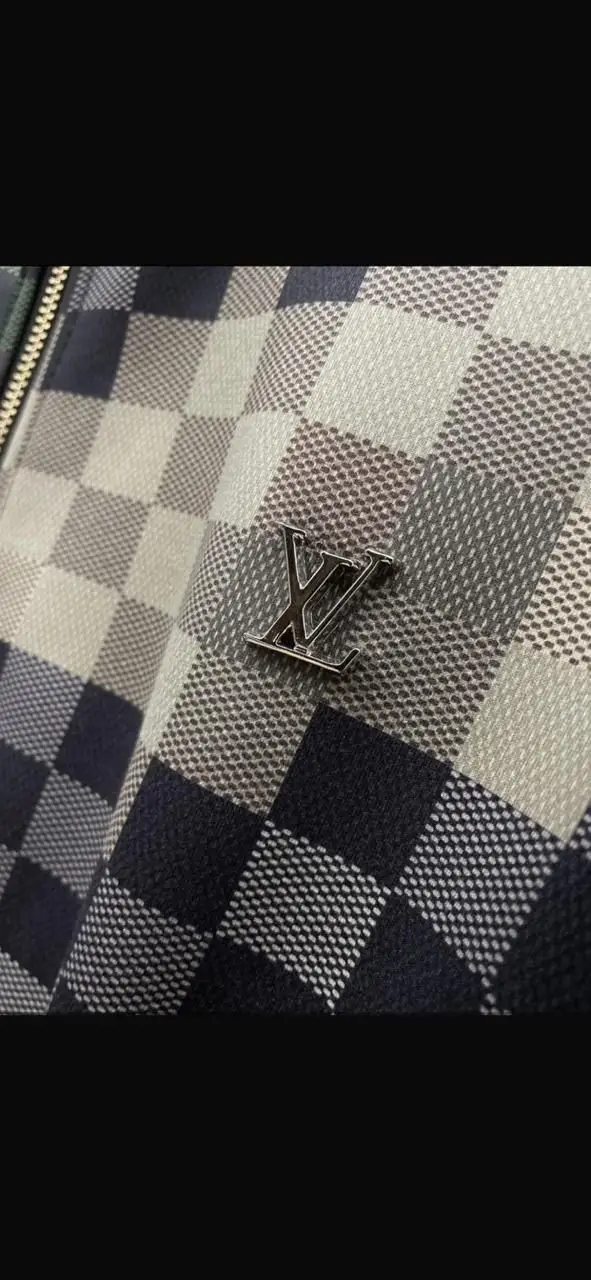 Conjunto Agasalho Masculino Louis Vuitton Damier Camo – Jaqueta e Calça Verde-Oliva - Imagem 4