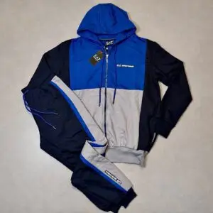 Conjunto de Agasalho Masculino EA7 Emporio Armani – Jaqueta com Capuz e Calça Moletom Esportivo Tricolor