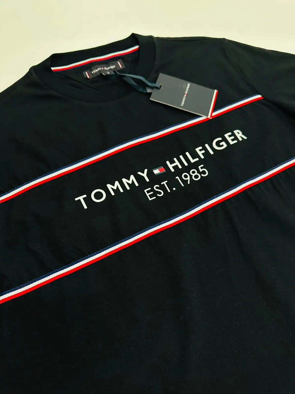 Camiseta Masculina Tommy Hilfiger Est. 1985 Premium - Imagem 3