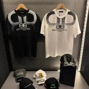 Camiseta Oversized Balenciaga Spray Logo – Edição Premium