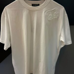 Camiseta Balenciaga Branca com Patch Logotipo BB no Ombro