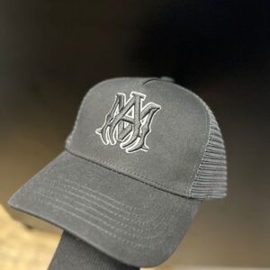 Boné Amiri Trucker Preto – Logo Bordado Core