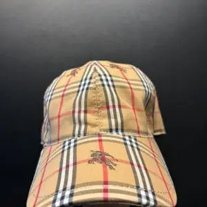 Boné Burberry de Algodão Xadrez Vintage – Com Ajuste em Couro e Fivela Premium