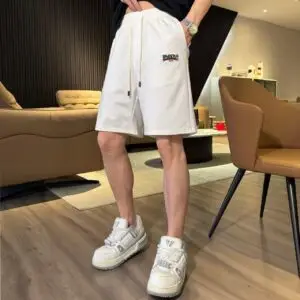 Bermuda Balenciaga Paris prêmio