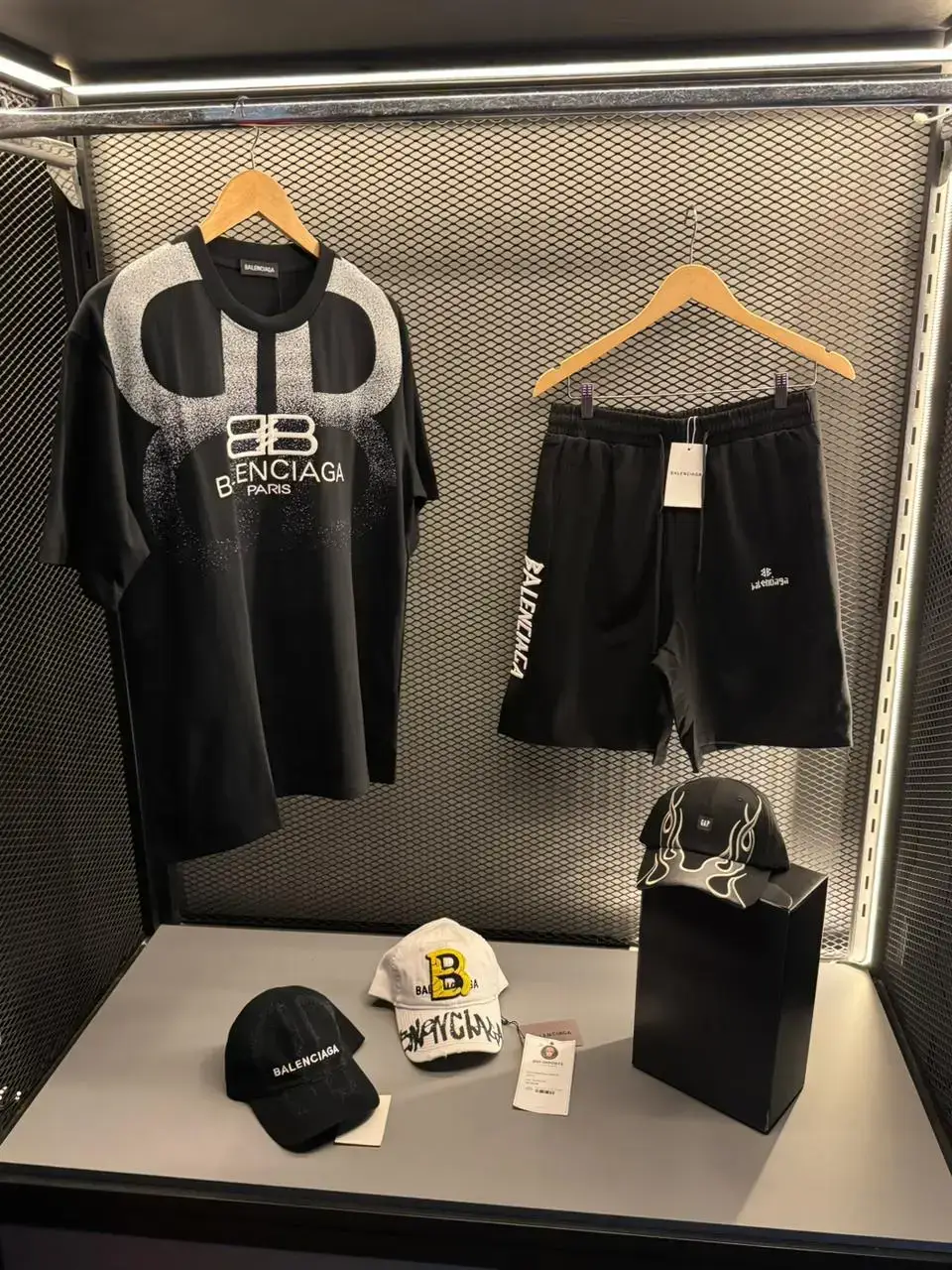Boné Balenciaga Distressed Logo Cap – Edição Premium - Imagem 3