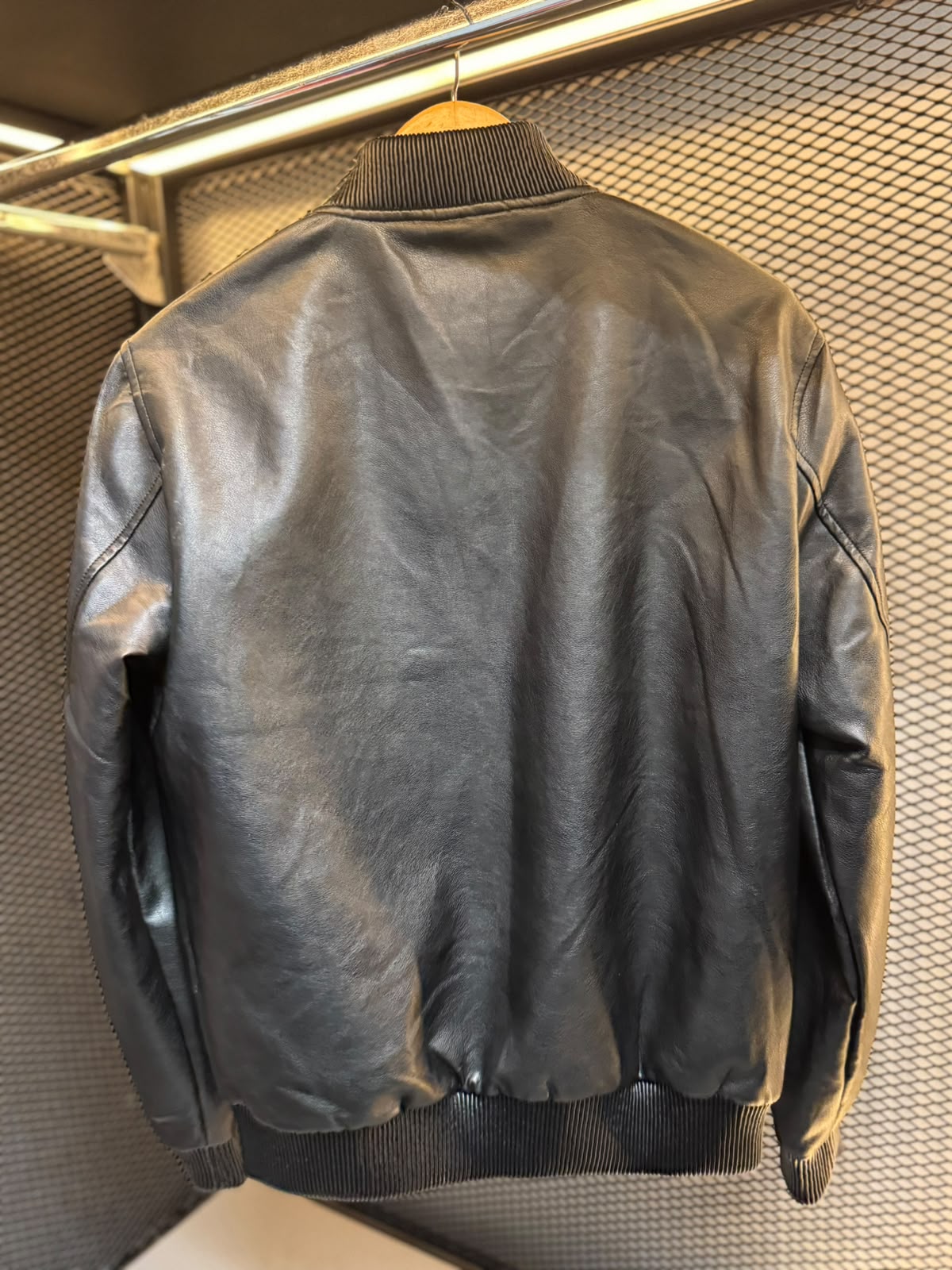 Jaqueta Bomber Hermès Premium com Logo Bordado - Imagem 2