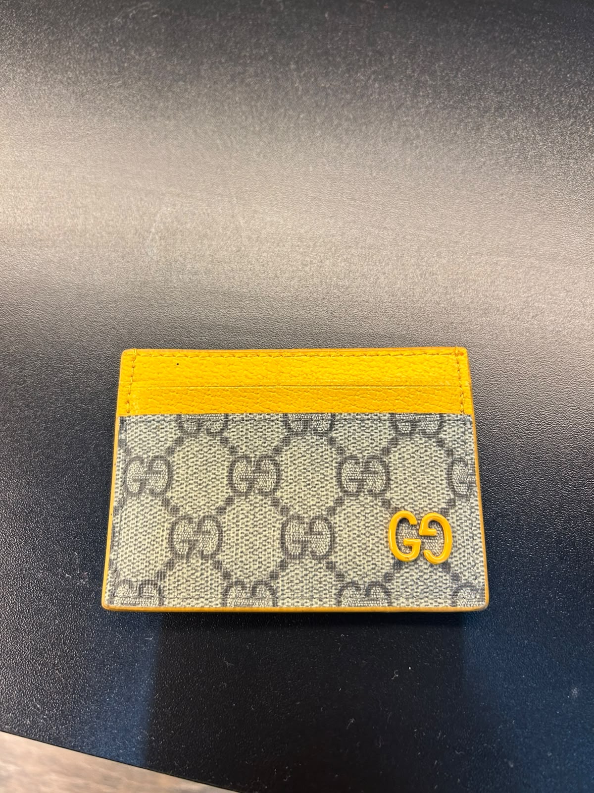 Porta-Cartões Gucci GG Supreme com Detalhes em Couro - Imagem 3