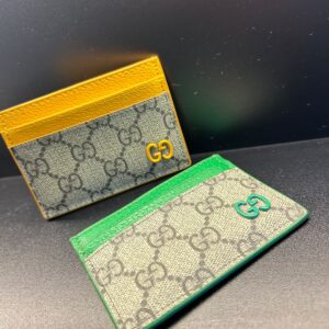 Porta-Cartões Gucci GG Supreme com Detalhes em Couro