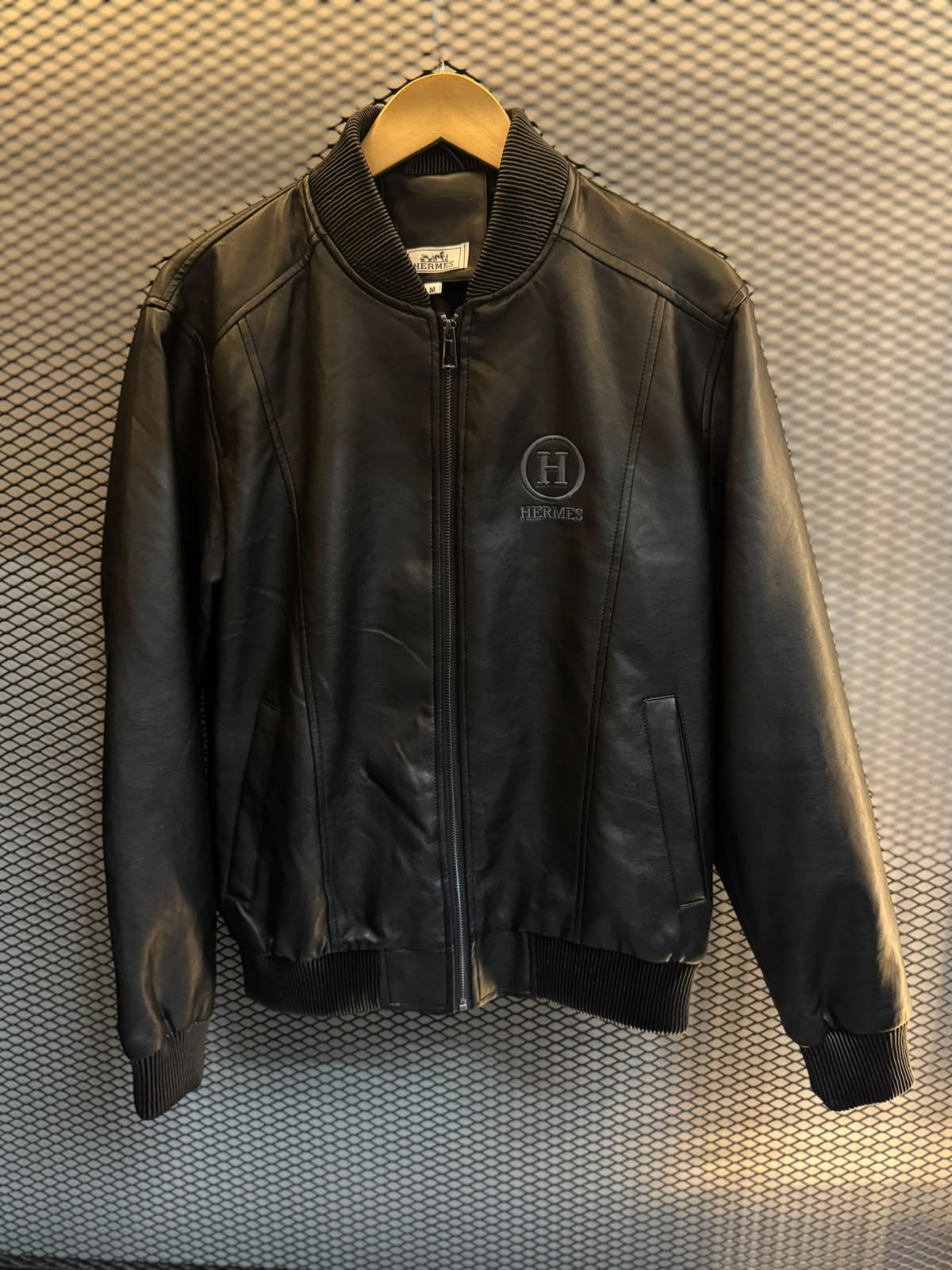 Jaqueta Bomber Hermès Premium com Logo Bordado