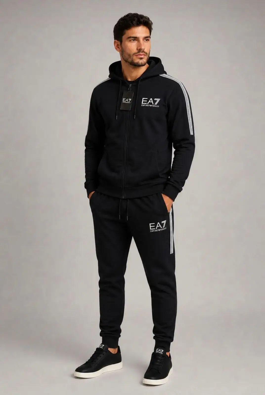 Conjunto EA7 Emporio Armani – Jaqueta e Calça Preta - Imagem 3