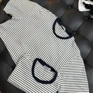 Camiseta Zara Listrada Gola Azul escuro